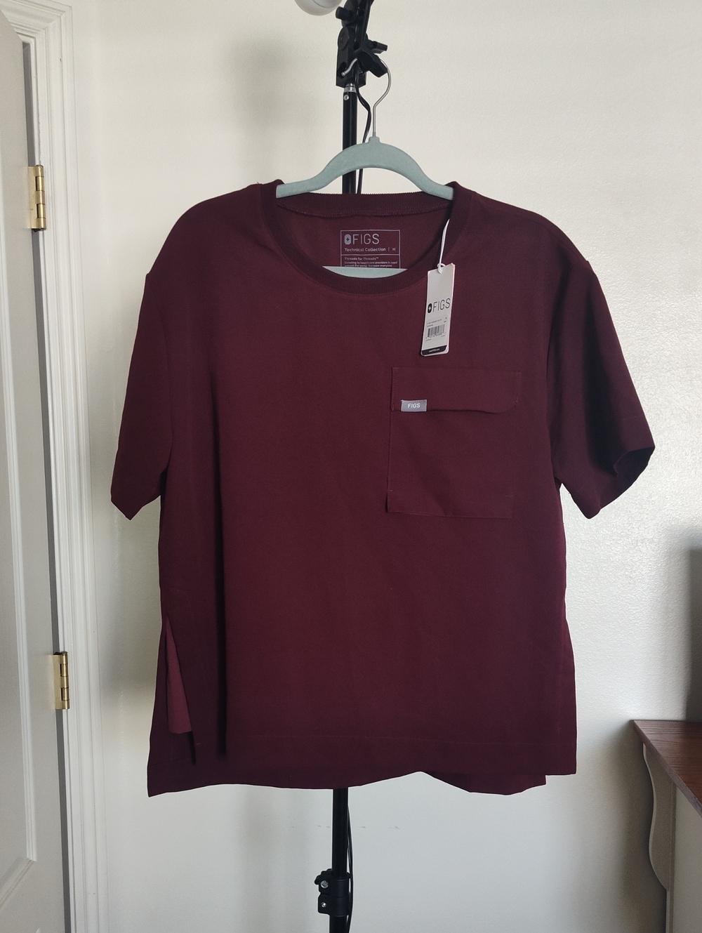 Figs Women's Maroon Short-Sleeve Crew Pocket Tee
